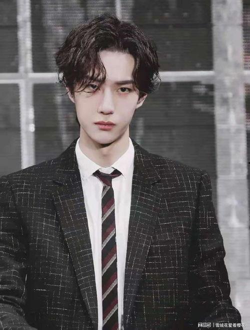 圈内爆料王一博李佳航,幕后故事引热议  第2张